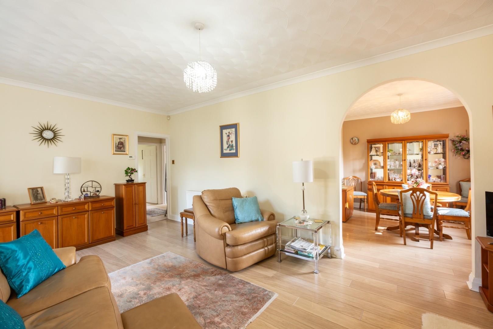 Gowerton Road, Three Crosses, Swansea, SA4 3PY